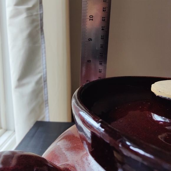 Antique / Vintage R.R.P. Roseville Ohio Stoneware 2 handle covered Bean 🫘 Pot - Picture 11 of 14